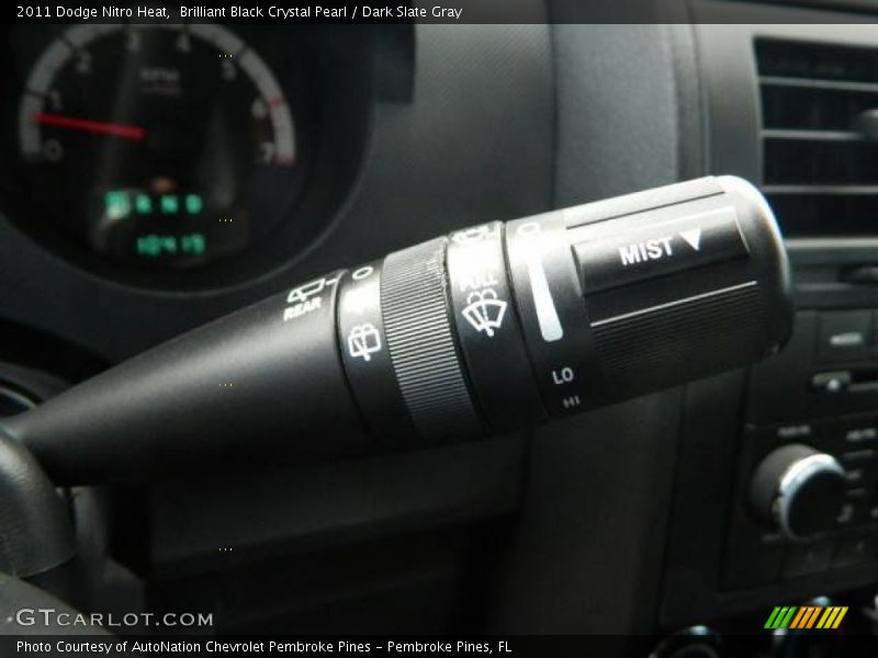 Brilliant Black Crystal Pearl / Dark Slate Gray 2011 Dodge Nitro Heat