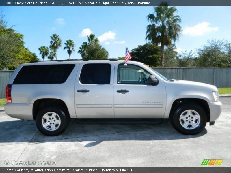 Silver Birch Metallic / Light Titanium/Dark Titanium 2007 Chevrolet Suburban 1500 LS