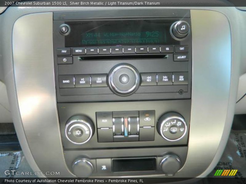 Silver Birch Metallic / Light Titanium/Dark Titanium 2007 Chevrolet Suburban 1500 LS