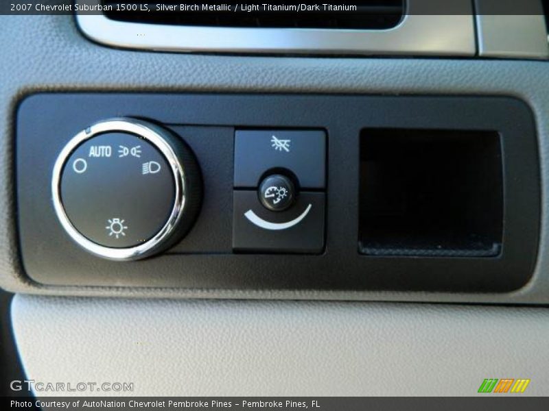 Silver Birch Metallic / Light Titanium/Dark Titanium 2007 Chevrolet Suburban 1500 LS