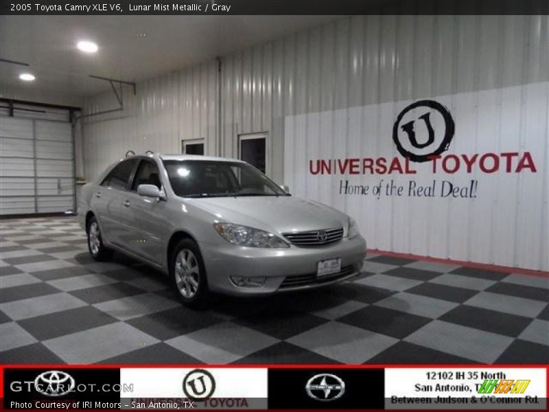 Lunar Mist Metallic / Gray 2005 Toyota Camry XLE V6