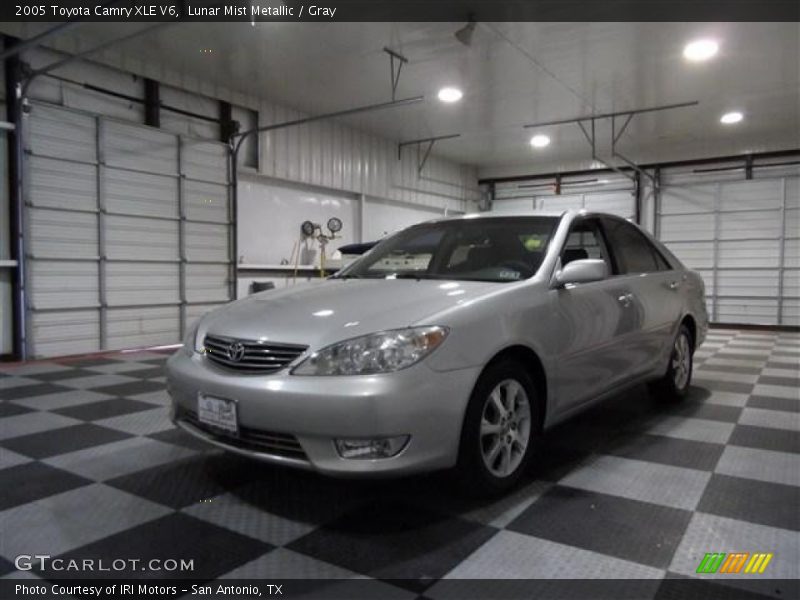 Lunar Mist Metallic / Gray 2005 Toyota Camry XLE V6