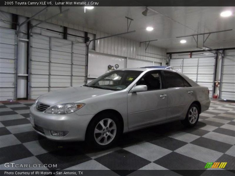 Lunar Mist Metallic / Gray 2005 Toyota Camry XLE V6