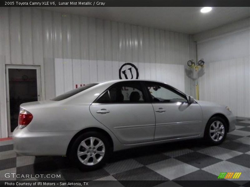 Lunar Mist Metallic / Gray 2005 Toyota Camry XLE V6