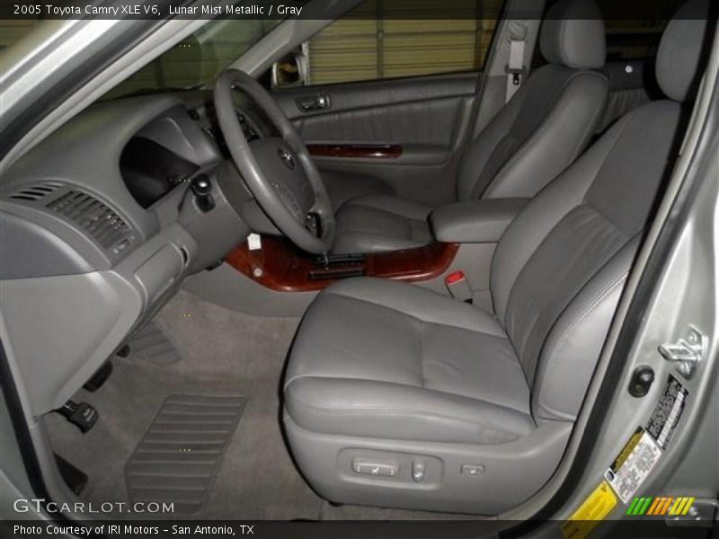 Lunar Mist Metallic / Gray 2005 Toyota Camry XLE V6