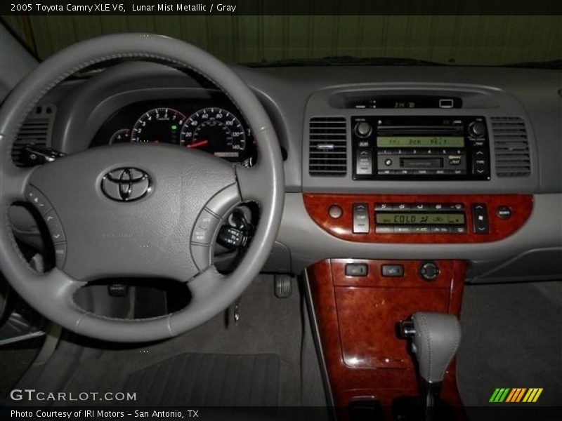 Lunar Mist Metallic / Gray 2005 Toyota Camry XLE V6