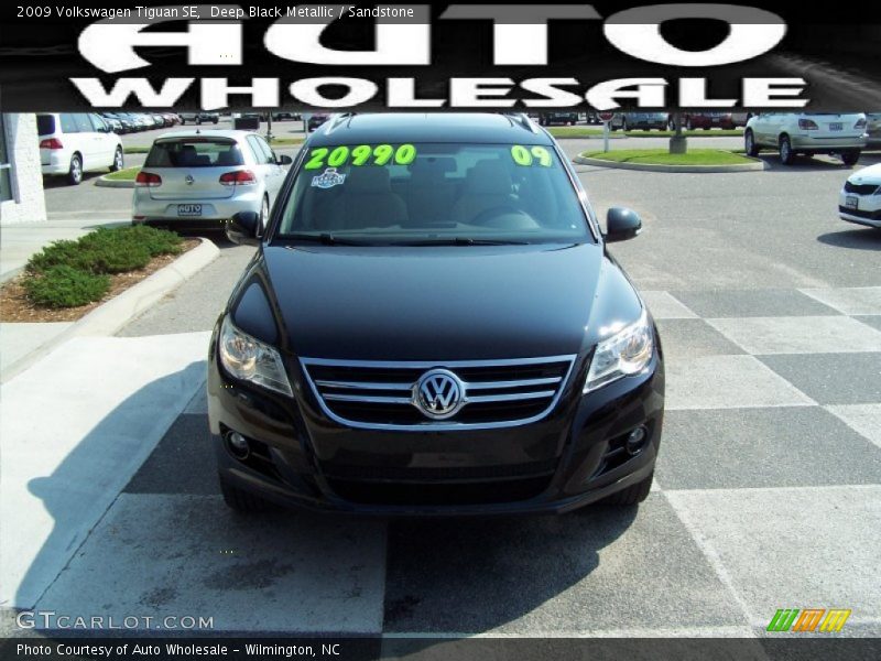 Deep Black Metallic / Sandstone 2009 Volkswagen Tiguan SE