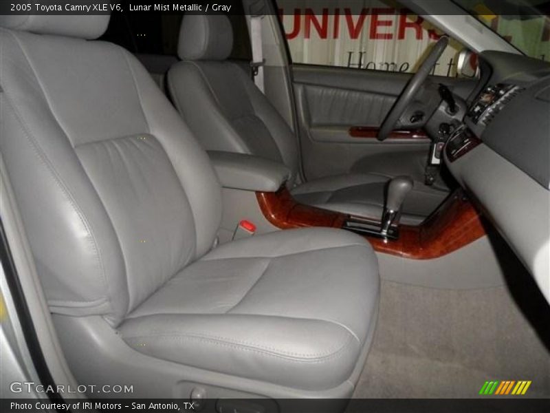 Lunar Mist Metallic / Gray 2005 Toyota Camry XLE V6