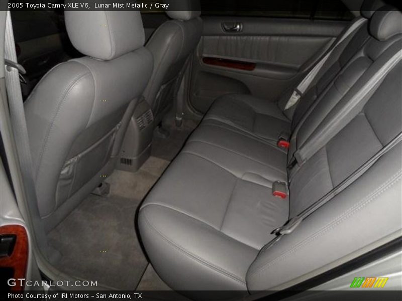 Lunar Mist Metallic / Gray 2005 Toyota Camry XLE V6
