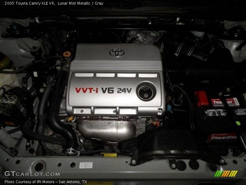 Lunar Mist Metallic / Gray 2005 Toyota Camry XLE V6