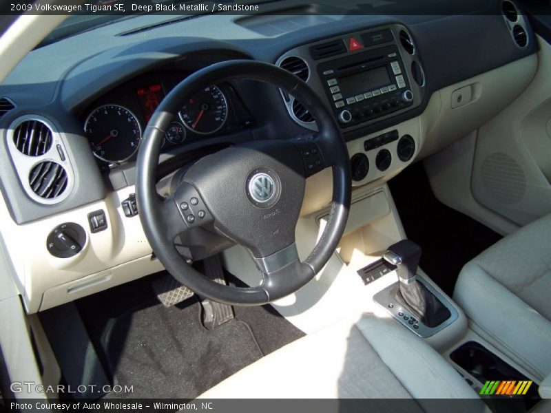 Deep Black Metallic / Sandstone 2009 Volkswagen Tiguan SE