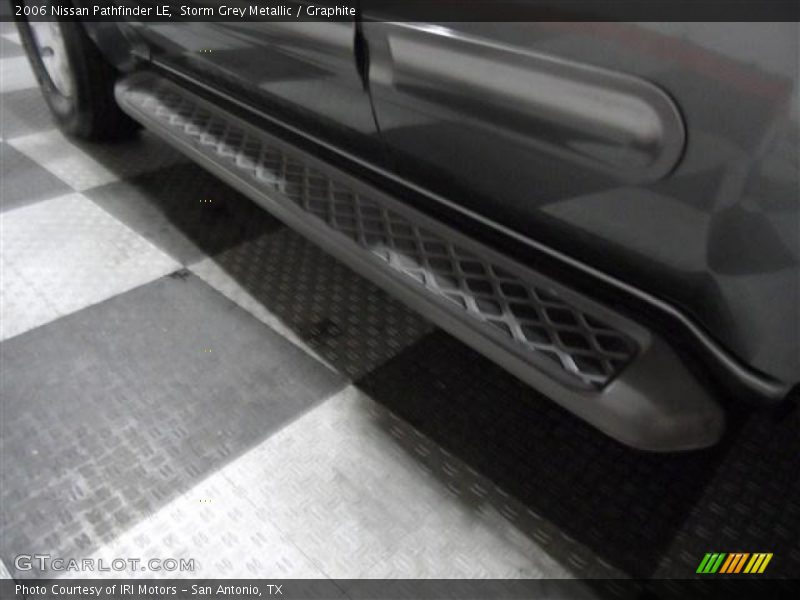 Storm Grey Metallic / Graphite 2006 Nissan Pathfinder LE