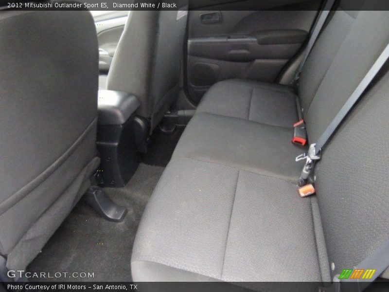 Diamond White / Black 2012 Mitsubishi Outlander Sport ES