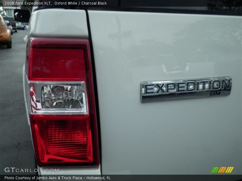 Oxford White / Charcoal Black 2008 Ford Expedition XLT