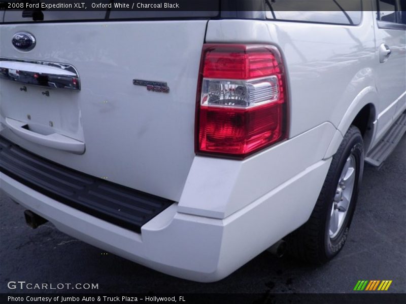Oxford White / Charcoal Black 2008 Ford Expedition XLT