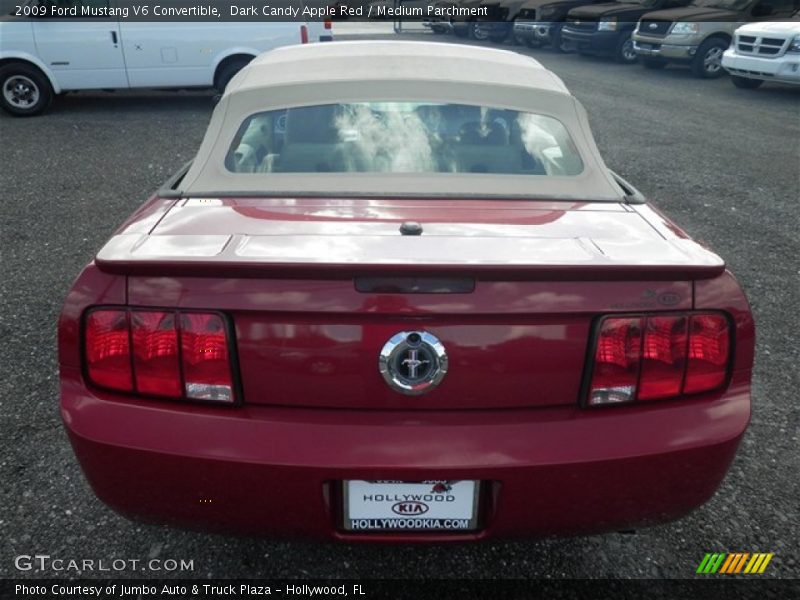 Dark Candy Apple Red / Medium Parchment 2009 Ford Mustang V6 Convertible