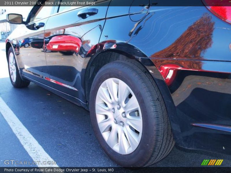 Black / Black/Light Frost Beige 2011 Chrysler 200 LX