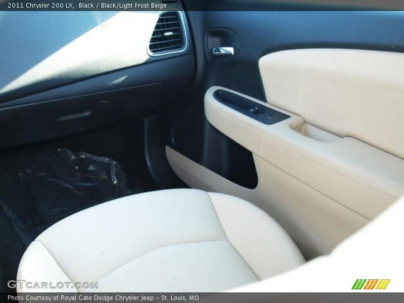 Black / Black/Light Frost Beige 2011 Chrysler 200 LX