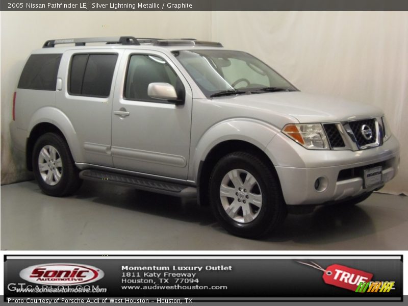 Silver Lightning Metallic / Graphite 2005 Nissan Pathfinder LE