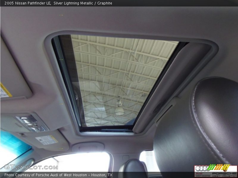 Silver Lightning Metallic / Graphite 2005 Nissan Pathfinder LE