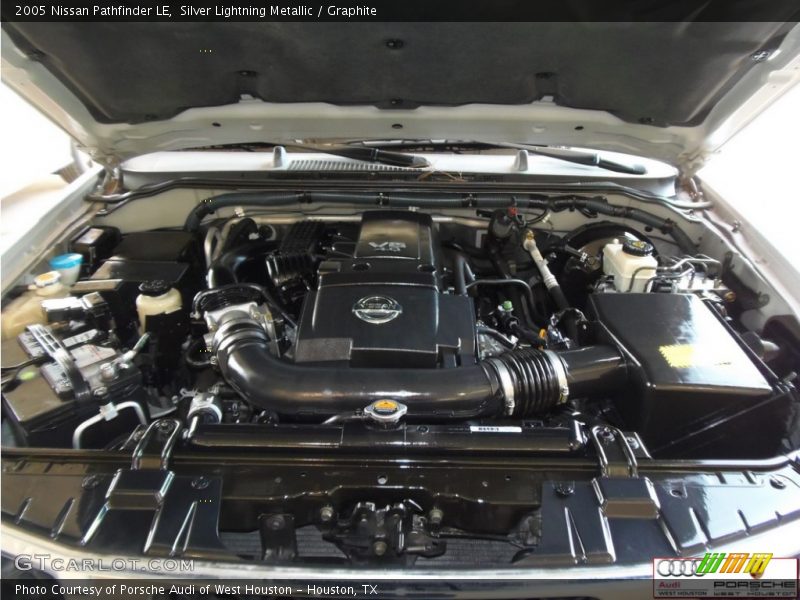 Silver Lightning Metallic / Graphite 2005 Nissan Pathfinder LE