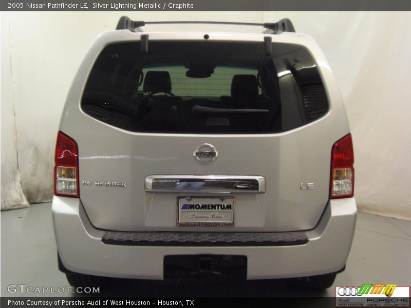 Silver Lightning Metallic / Graphite 2005 Nissan Pathfinder LE