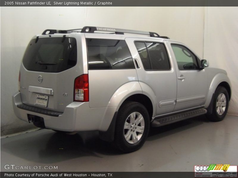 Silver Lightning Metallic / Graphite 2005 Nissan Pathfinder LE