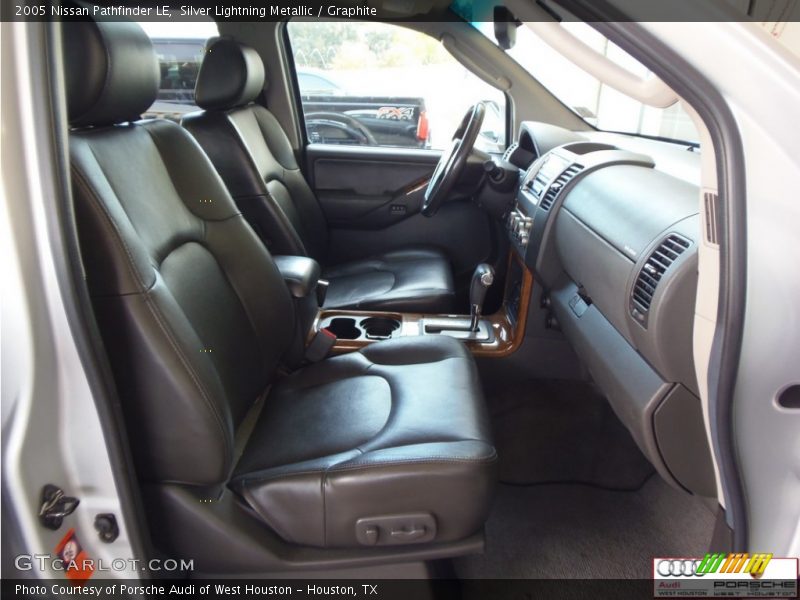 Silver Lightning Metallic / Graphite 2005 Nissan Pathfinder LE