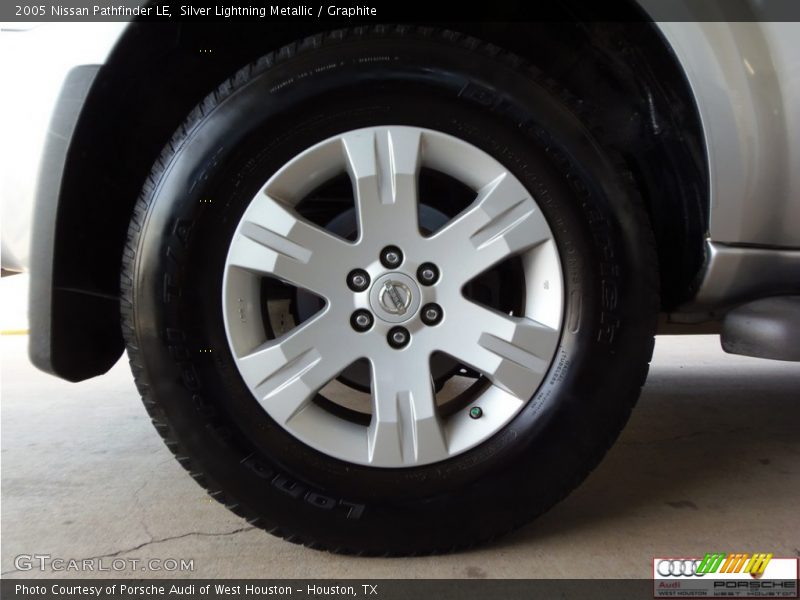 Silver Lightning Metallic / Graphite 2005 Nissan Pathfinder LE