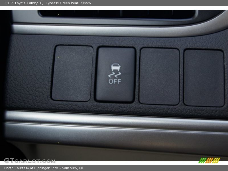 Cypress Green Pearl / Ivory 2012 Toyota Camry LE