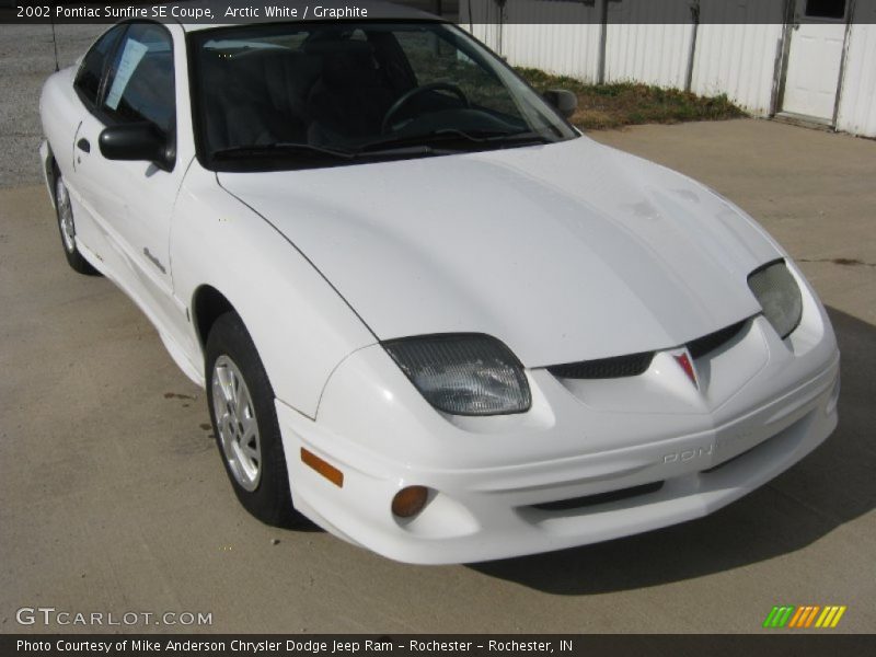 Arctic White / Graphite 2002 Pontiac Sunfire SE Coupe