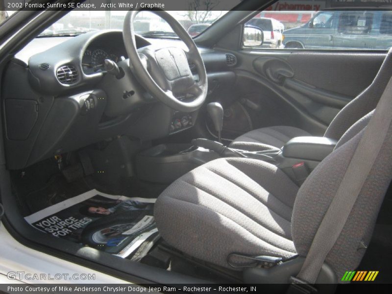Arctic White / Graphite 2002 Pontiac Sunfire SE Coupe