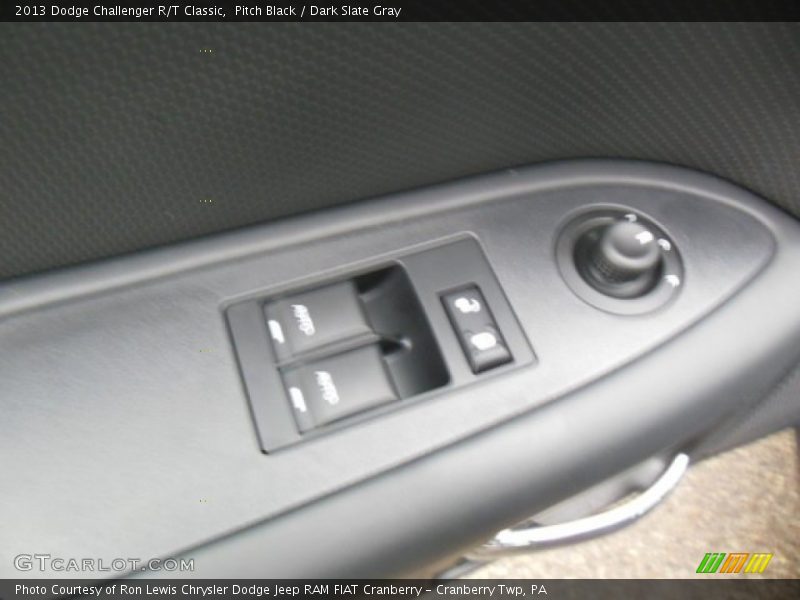 Pitch Black / Dark Slate Gray 2013 Dodge Challenger R/T Classic