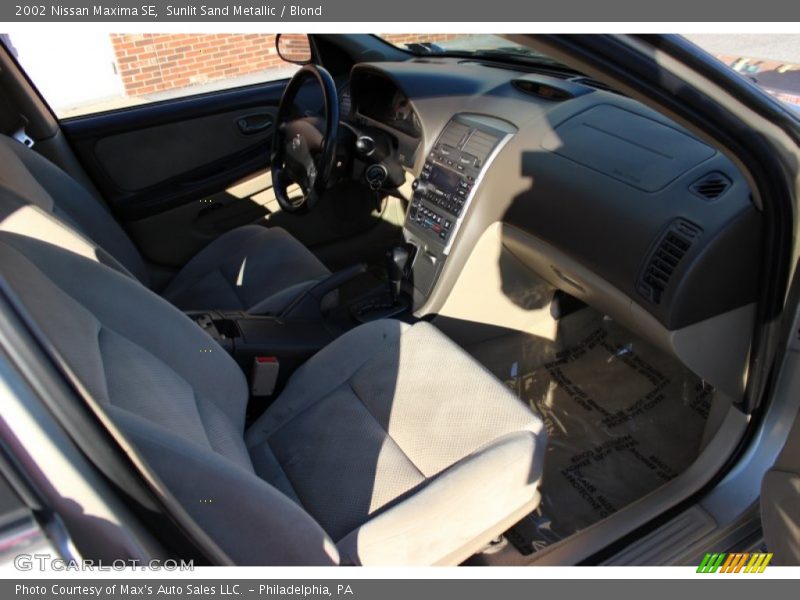 Sunlit Sand Metallic / Blond 2002 Nissan Maxima SE