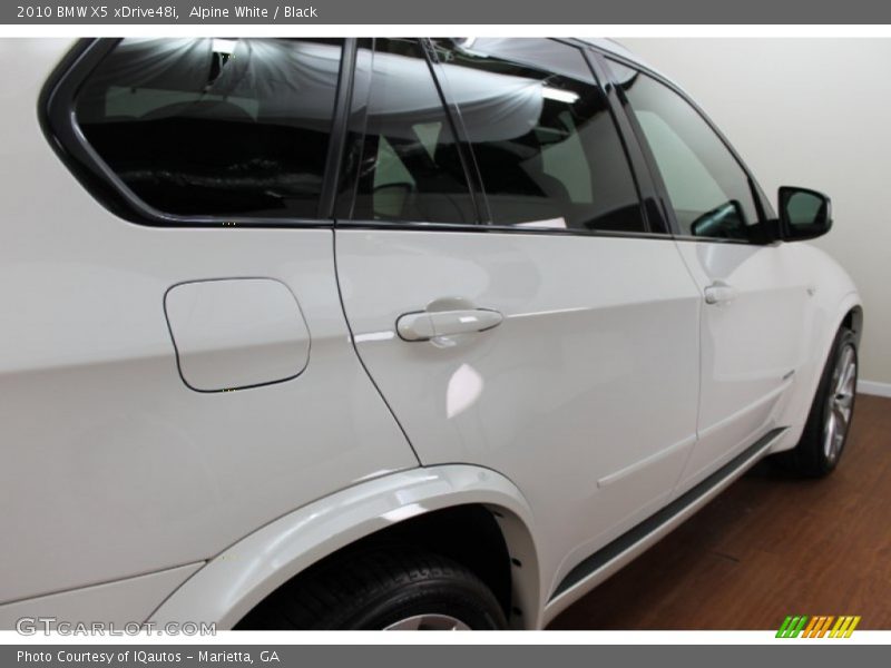 Alpine White / Black 2010 BMW X5 xDrive48i
