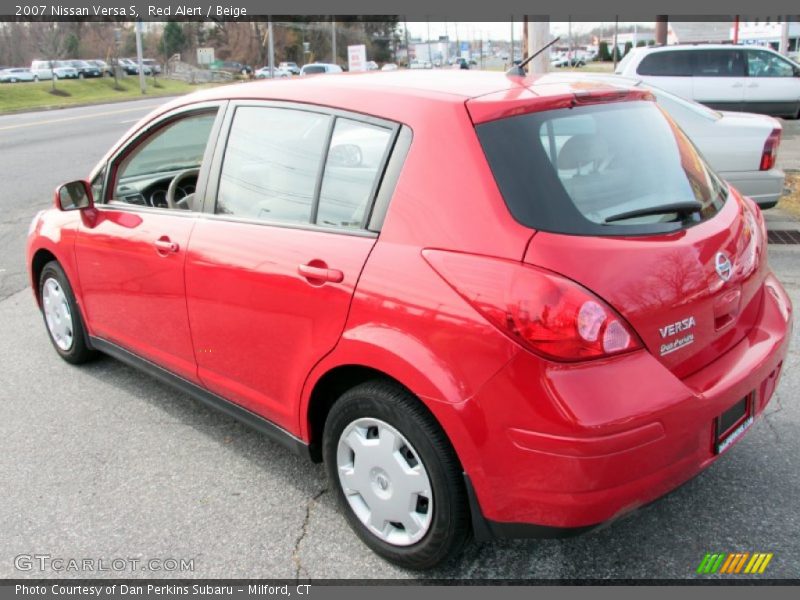 Red Alert / Beige 2007 Nissan Versa S