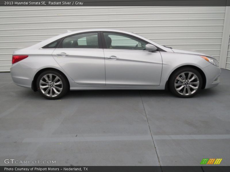 Radiant Silver / Gray 2013 Hyundai Sonata SE