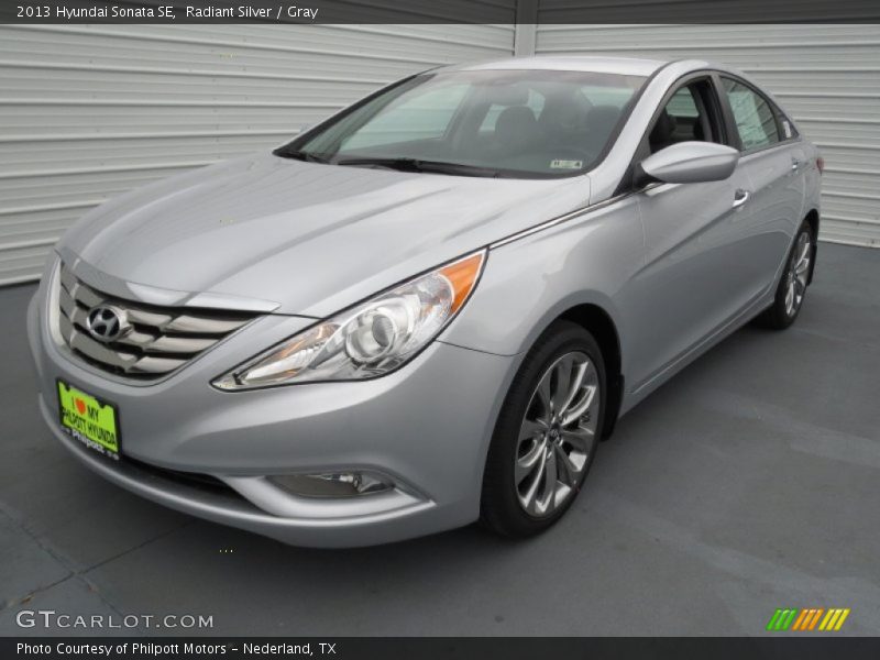 Radiant Silver / Gray 2013 Hyundai Sonata SE