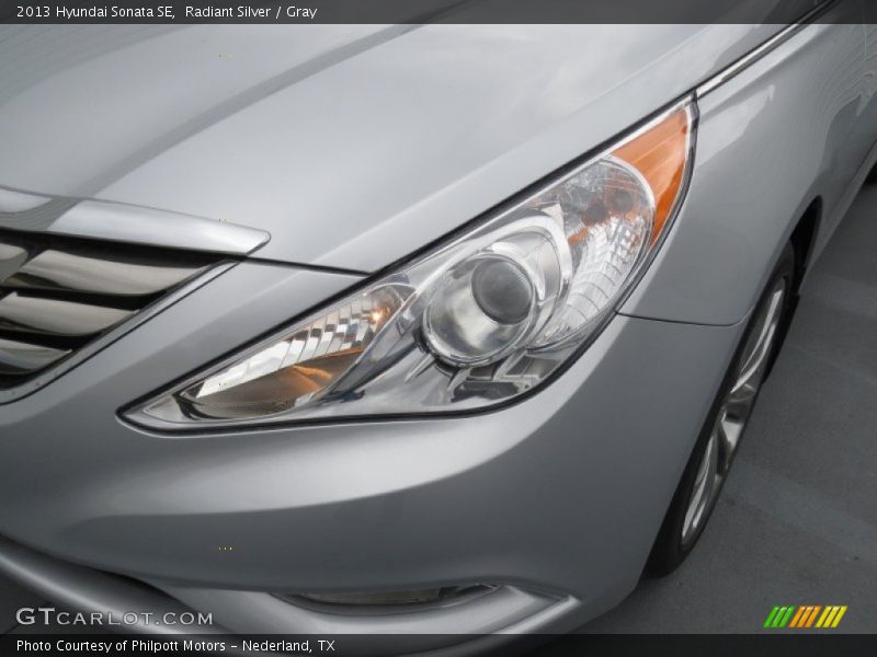 Radiant Silver / Gray 2013 Hyundai Sonata SE