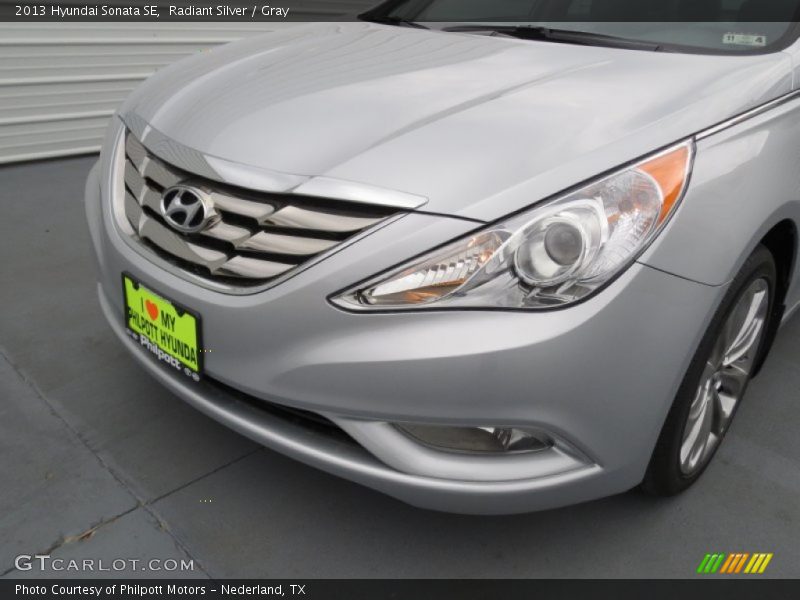 Radiant Silver / Gray 2013 Hyundai Sonata SE