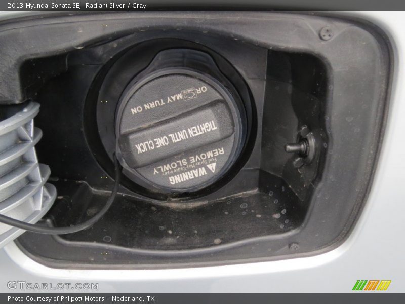 Radiant Silver / Gray 2013 Hyundai Sonata SE