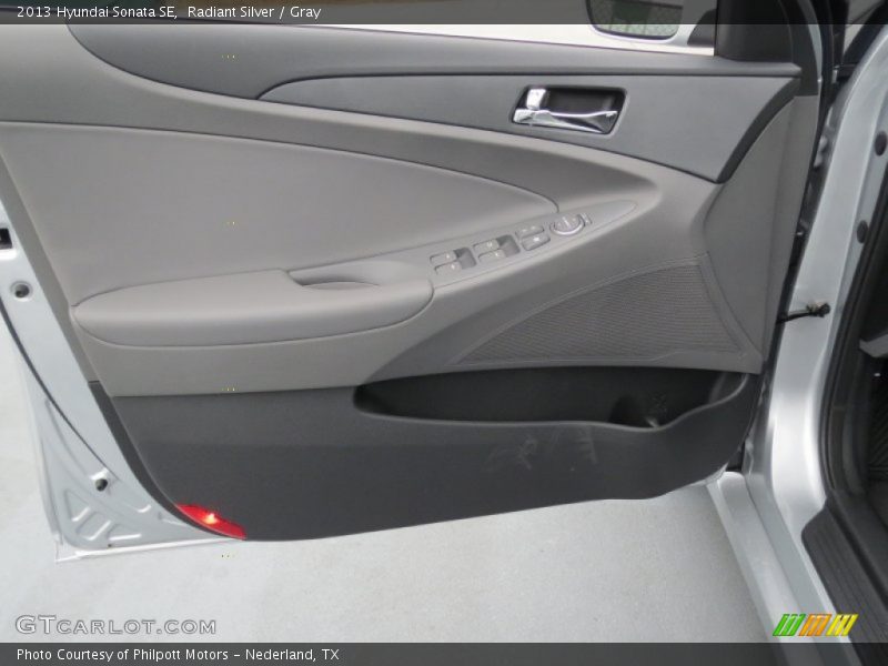 Radiant Silver / Gray 2013 Hyundai Sonata SE