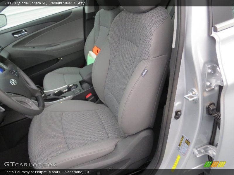 Radiant Silver / Gray 2013 Hyundai Sonata SE