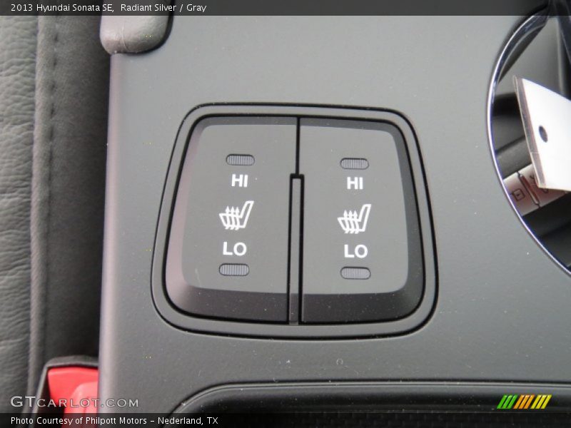 Radiant Silver / Gray 2013 Hyundai Sonata SE