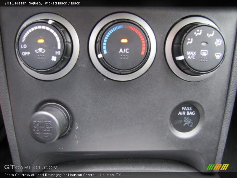 Wicked Black / Black 2011 Nissan Rogue S