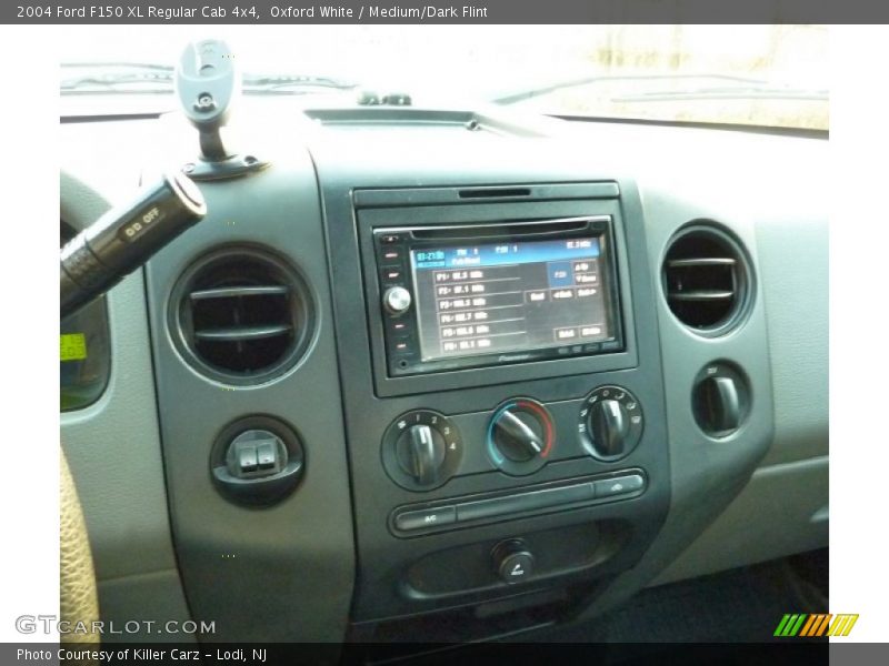 Controls of 2004 F150 XL Regular Cab 4x4