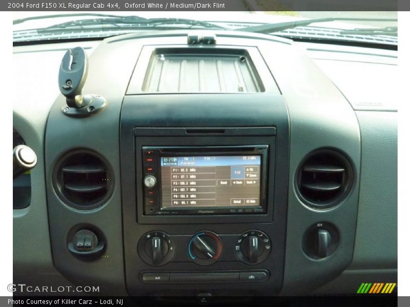 Controls of 2004 F150 XL Regular Cab 4x4