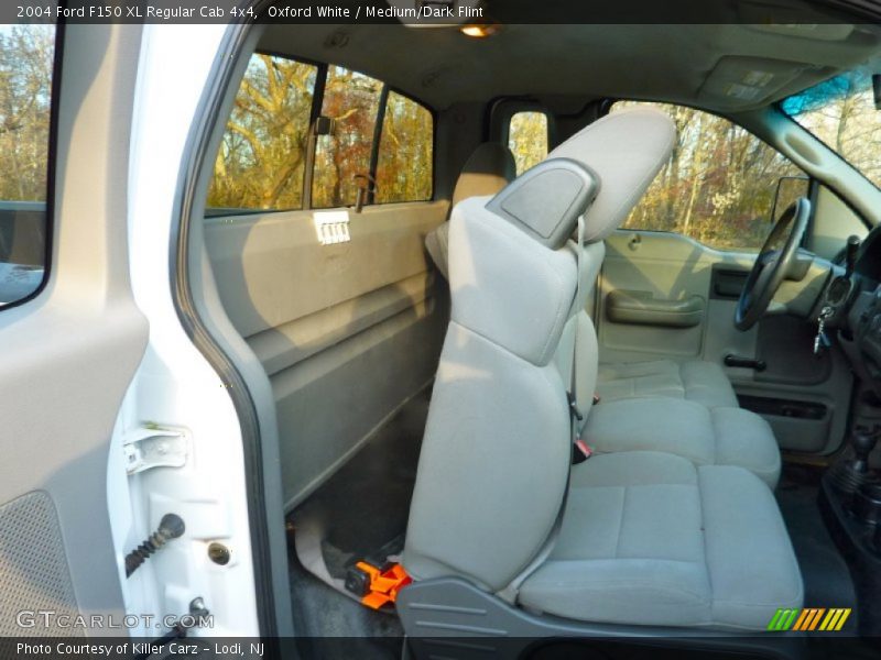 Oxford White / Medium/Dark Flint 2004 Ford F150 XL Regular Cab 4x4