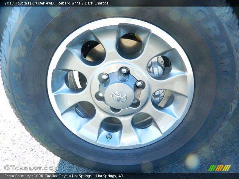 Iceberg White / Dark Charcoal 2013 Toyota FJ Cruiser 4WD