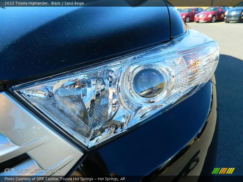 Black / Sand Beige 2013 Toyota Highlander